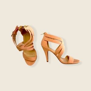 Size 8 open toed pink heels with golden details